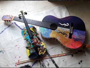 Painted violon "Sonorité Jaune" (Yellow sound, Vassily Kandinsky tribute) and "Edge of the World" guitar
